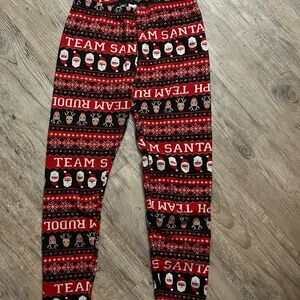 No Boundaries Red and Black Holiday Leggings Low Rise